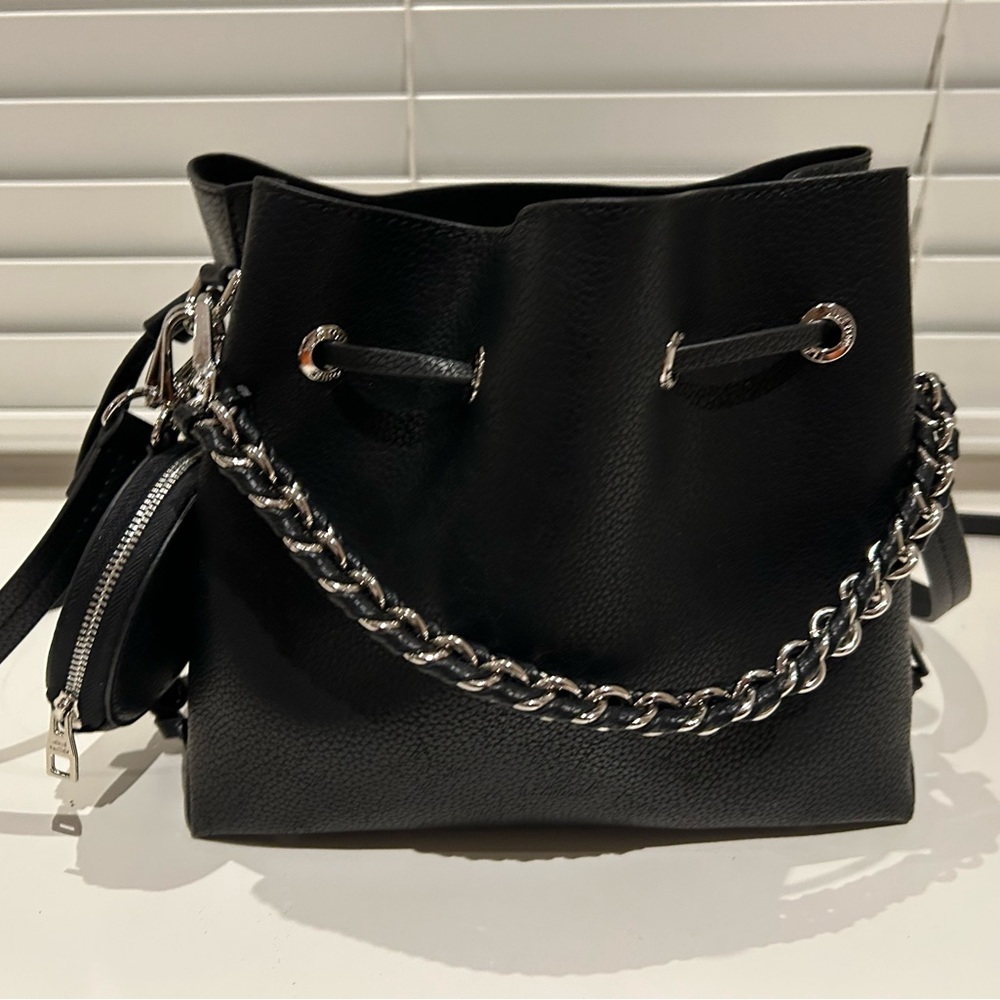 Black bucket bag